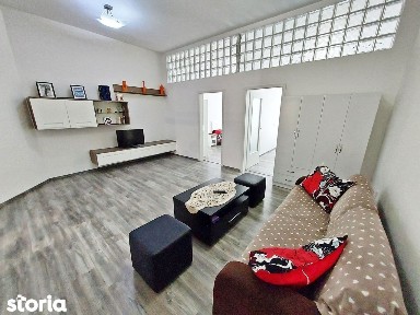 Apartament 3 camere, boxa, pod, parcare, Centru, zona B-dul Eroilor