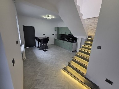 Casă P+1 + spațiu comercial, mobilată și utilată, la cheie Str. Soveja