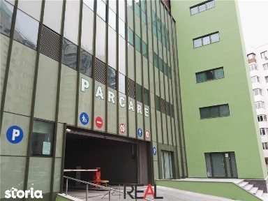 Vanzare cladire pe etaje - pretabil clinica, spital