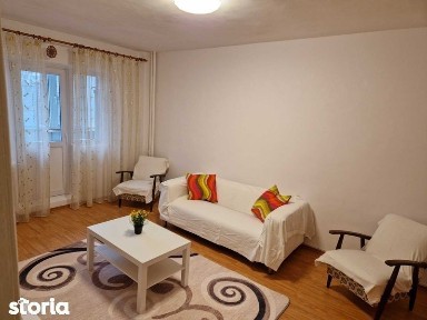 De inchiriat apartamen 3 camere