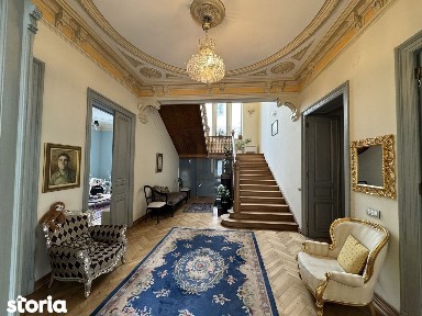 Vila istorica de vanzare in zona *Unirii* | 21 camere | curte, garaj