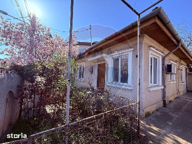 Casă de vanzare cu curte | 4 camere | Zona Gorjului | Teren generos