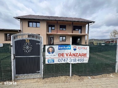 Casă de vanzare