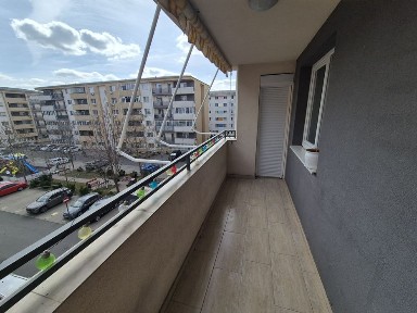 Apartament,loc de parcare privat si boxă