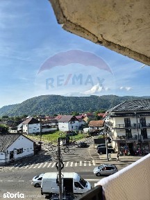 Apartament cu 4 camere de vânzare