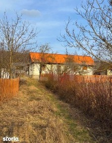 Casa intabulata la rosu langa DN24 in Schitu Duca