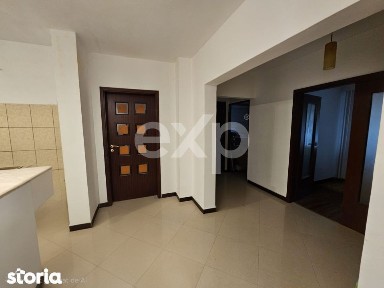 Apartament de vanzare 4 camere zona Nerva Traian