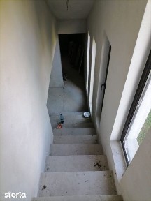 Casa duplex de vazare