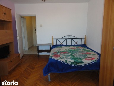 Apartament 2 camere decomandat, etaj intermediar, zona Romanilor