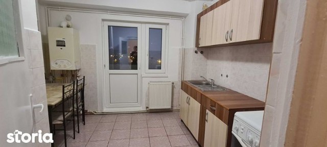 Inchiriez ap 2 camere decomandat