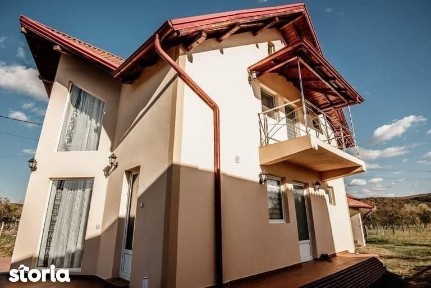 Casa noua, moderna si teren mare