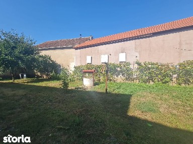 Vand casa saseasca Bod cu teren generos