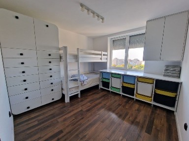 Inchiriez ap 3 camere Coposu Rogerius panorama