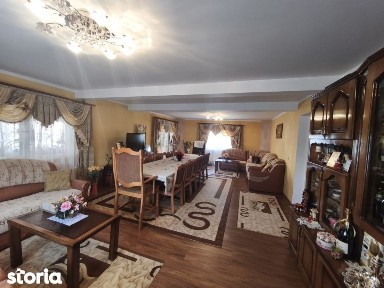 Casa multifunctionala, 420mp, 2300mp teren, Siret