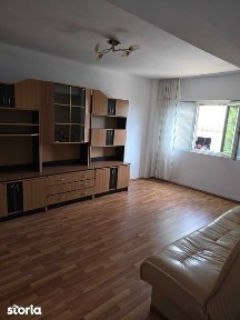 Vand apartament cu 2 camere.