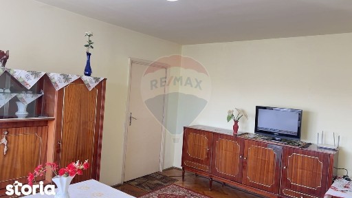 Apartament cu 3 camere de închiriat în zona Podgoria