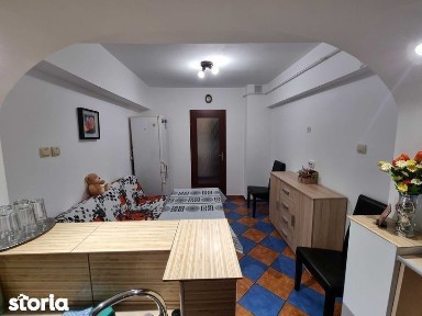 Inchiriez Apartament 2 camere !