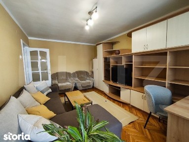 Apartament 3 camere, 2 bai, Bd. Stefan cel Mare, parcare, etaj 2