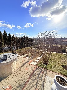 Casa deosebita cu 2400mp teren in oras