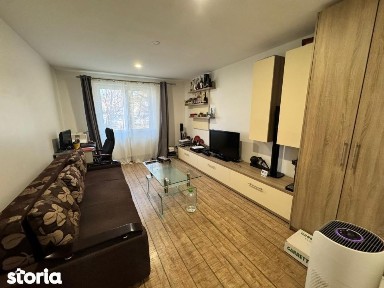 Apartament 3 camere, 89 mp, zona Sasar
