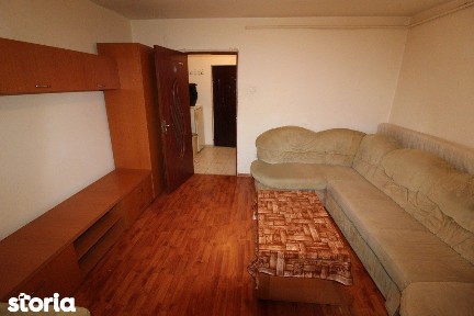Vând garsonieră în Hunedoara, zona Micro1-Str.Poștei/Union, 28mp.