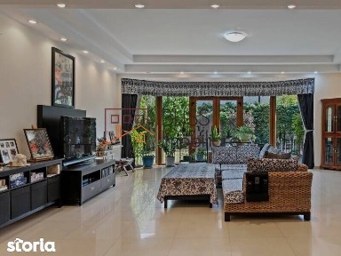 Vilă de Lux cu piscină Încălzită