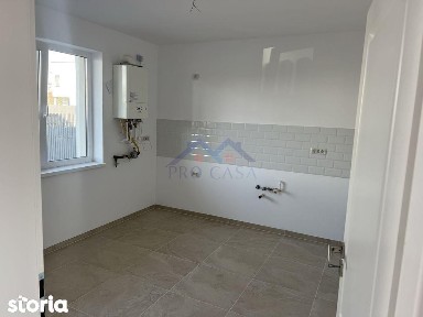 Casa la asfalt, zona centrala, constructie 2011, renovata