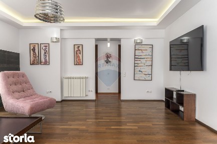 4 camere, semineu, piscina interioara, sauna. sala de sport, parcare