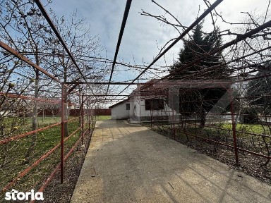 Casa parter nelocuita, terasa 50 mp, teren 647 mp, Preajba-zona Damila