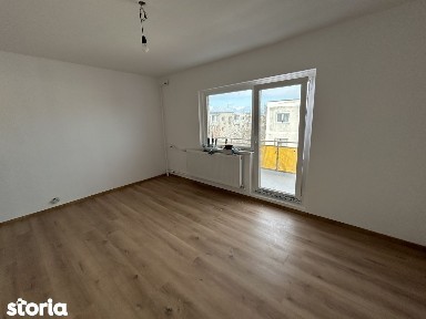 Vand apart.1 cam.situat in Micalaca,str.Vaslui,st. 50 mp,et.4/4,modern