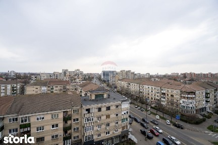 De vânzare apartament cu 4 camere, Bulevardul Decebal