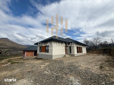 Casa individuala Tautii de Sus,zona rezidentiala,600 mp teren