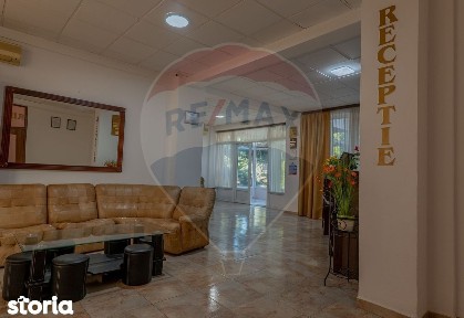 Hotel de vanzare la cateva minute de Podul Mogosoaia