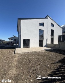 Casa cuplata in Dezmir zona centrala