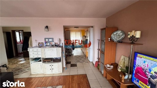 Casa de vanzare 4 camere Micesti partea stanga