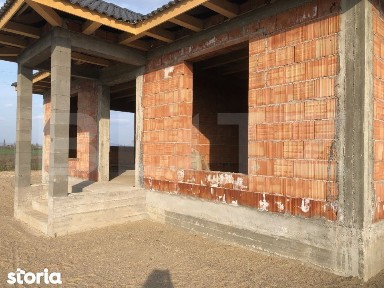 Casa semifinisata exterior, 170 mp, strada Principala Botiz-Ciuperce
