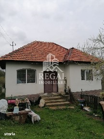 Casă de vânzare în Cerisor - liniște, natură și teren generos!