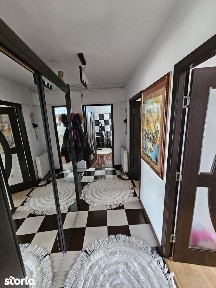 Vand apartament cu 2 camere decomandat