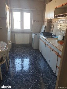 Apartament 3 camere zona CENTRAL