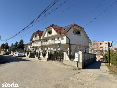 Casă / Vilă 8 camare cartier Beverly Hills Sanmartin