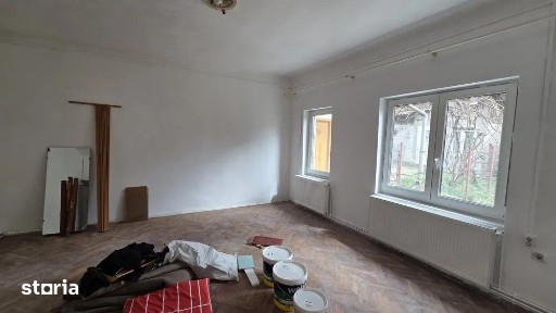Central - Vanzare casa, curte comuna - Str. Tudor Vladimirescu