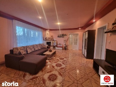 Casa de vanzare 4 camere (+4 semifinisate ), 12 arii teren, Unirii, Mu