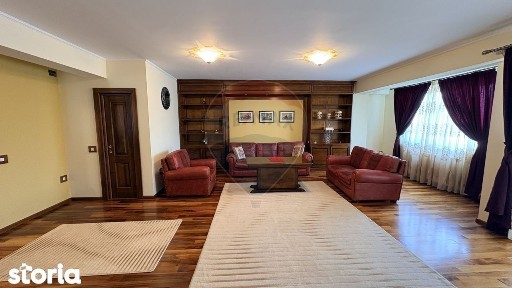 Apartament cu design clasic din lemn masiv - eleganță autentică