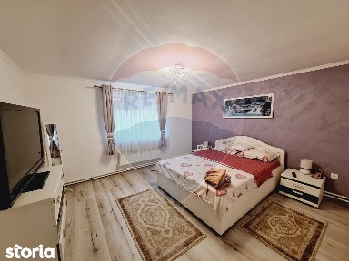 Casă cu 3 camere de vânzare in Hidiselu de Sus