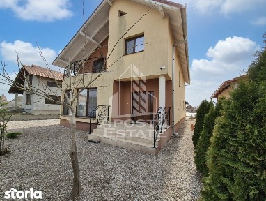 Casă spațioasă 320 mp, teren 1207 mp, central în Pesac