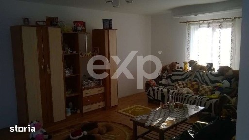 Casa spatioasa cu teren de 2.500 mp in Valea Marului