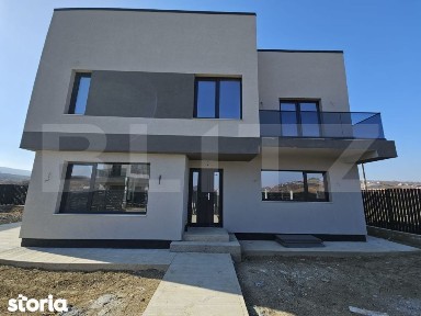 Vila de lux cu 4 camere in Tomesti