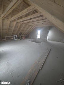 Casă nouă cu 5 camere și mansardă