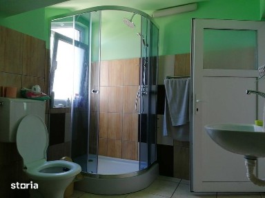 Apartament cu 3 camere in mansarda unei vile
