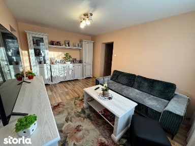 Apartament 3 camere, 54 mp utili, balcon 6 mp - zona Sasar
